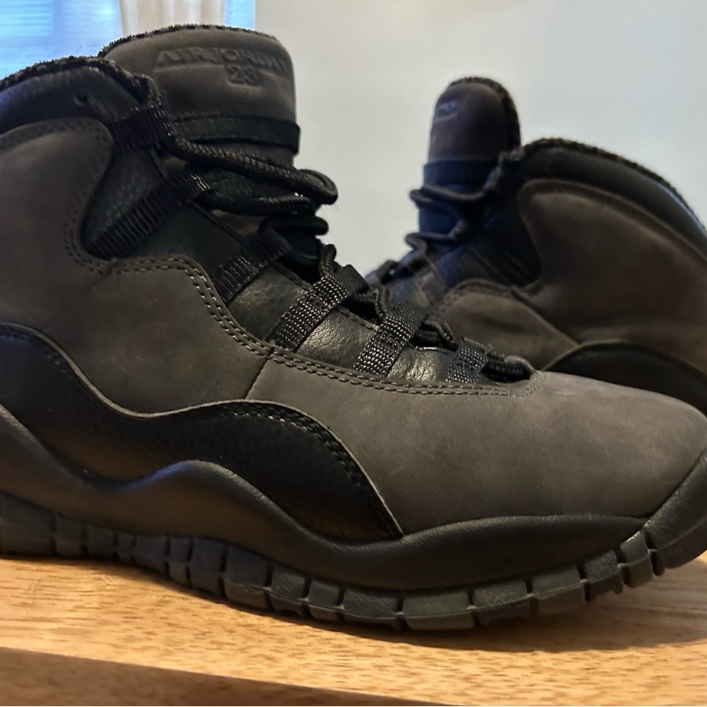 Jordan Men's Black Sneakers